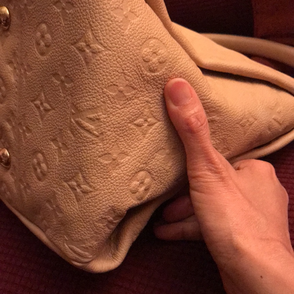 Authentic Louise Vuitton Artsy Gm - Picture 4 of 11